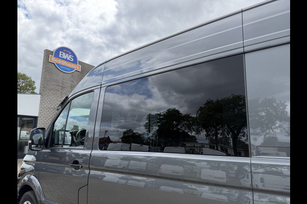 Volkswagen Crafter 35 2.0 TDI 177pk L3H3 ( L2H2 ) DC 6 persoons Comfortline / euro 6 / bpm vrij / vaste prijs rijklaar € 31.950 ex btw / lease vanaf € 521 / airco / cruise / grijs metallic !