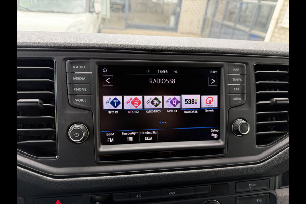 Volkswagen Crafter 35 2.0 TDI 177pk L3H3 ( L2H2 ) DC 6 persoons Comfortline / euro 6 / bpm vrij / vaste prijs rijklaar € 31.950 ex btw / lease vanaf € 521 / airco / cruise / grijs metallic !