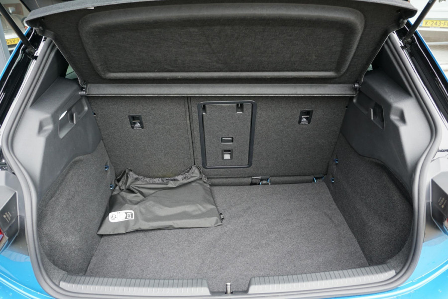 Volkswagen ID.3 Limited Edition 52 kWh *NIEUWSTAAT* + 19'' LMV / SENSOREN