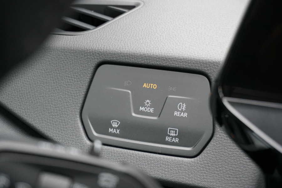 Volkswagen ID.3 Limited Edition 52 kWh *NIEUWSTAAT* + 19'' LMV / SENSOREN