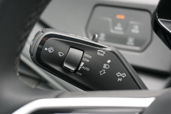 Volkswagen ID.3 Limited Edition 52 kWh *NIEUWSTAAT* + 19'' LMV / SENSOREN