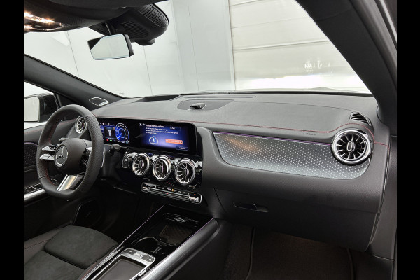 Mercedes-Benz EQA 250+ Business Solution AMG 71 kWh | Premium pakket | Nightpakket | DISTRONIC | Panoramaschuifdak | 360° camera | 20 inch multispaaks lichtmetalen velgen | Burmester Surround Sound |