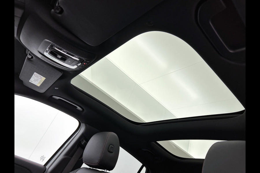 Mercedes-Benz EQA 250+ Business Solution AMG 71 kWh | Premium pakket | Nightpakket | DISTRONIC | Panoramaschuifdak | 360° camera | 20 inch multispaaks lichtmetalen velgen | Burmester Surround Sound |