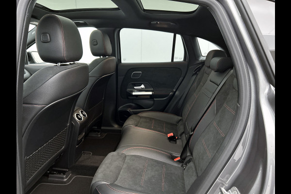 Mercedes-Benz EQA 250+ Business Solution AMG 71 kWh | Premium pakket | Nightpakket | DISTRONIC | Panoramaschuifdak | 360° camera | 20 inch multispaaks lichtmetalen velgen | Burmester Surround Sound |