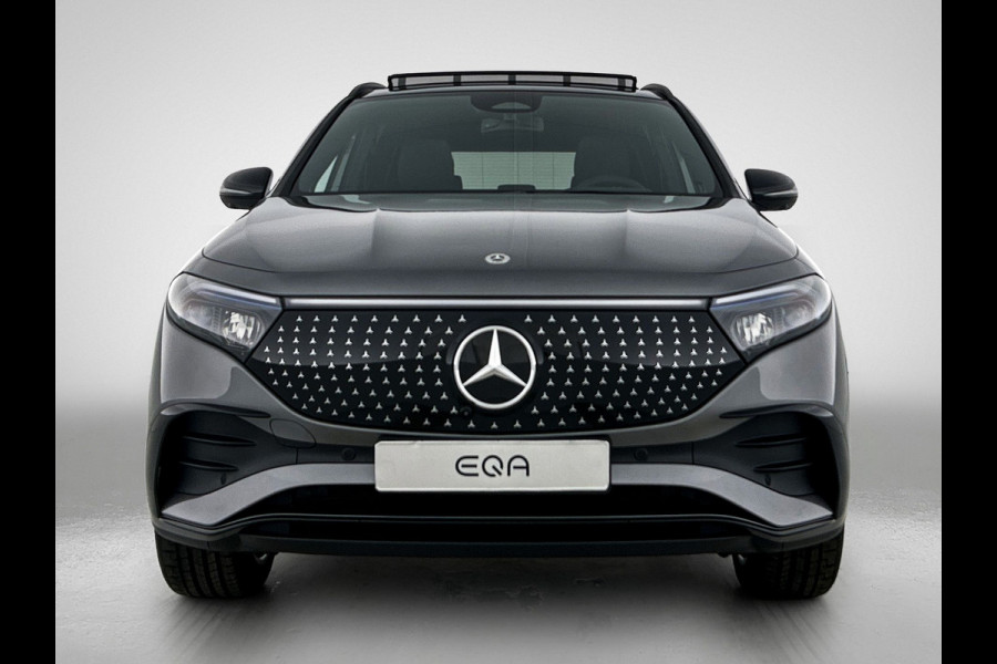 Mercedes-Benz EQA 250+ Business Solution AMG 71 kWh | Premium pakket | Nightpakket | DISTRONIC | Panoramaschuifdak | 360° camera | 20 inch multispaaks lichtmetalen velgen | Burmester Surround Sound |