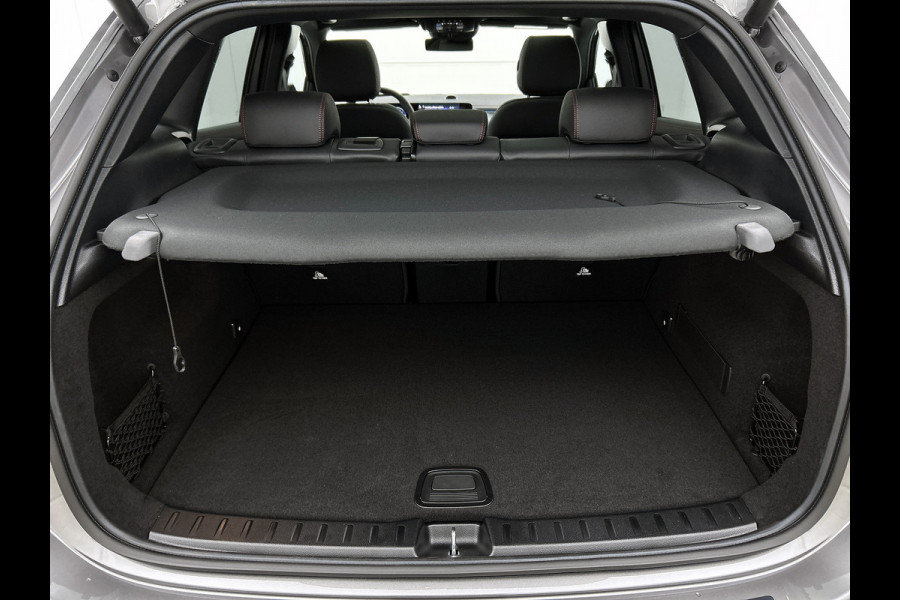 Mercedes-Benz EQA 250+ Business Solution AMG 71 kWh | Premium pakket | Nightpakket | DISTRONIC | Panoramaschuifdak | 360° camera | 20 inch multispaaks lichtmetalen velgen | Burmester Surround Sound |