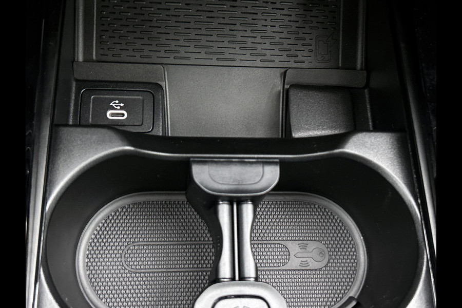 Mercedes-Benz EQA 250+ Business Solution AMG 71 kWh | Premium pakket | Nightpakket | DISTRONIC | Panoramaschuifdak | 360° camera | 20 inch multispaaks lichtmetalen velgen | Burmester Surround Sound |