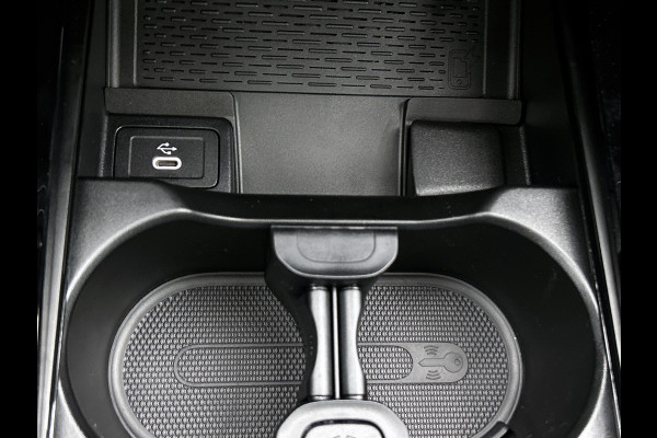 Mercedes-Benz EQA 250+ Business Solution AMG 71 kWh | Premium pakket | Nightpakket | DISTRONIC | Panoramaschuifdak | 360° camera | 20 inch multispaaks lichtmetalen velgen | Burmester Surround Sound |