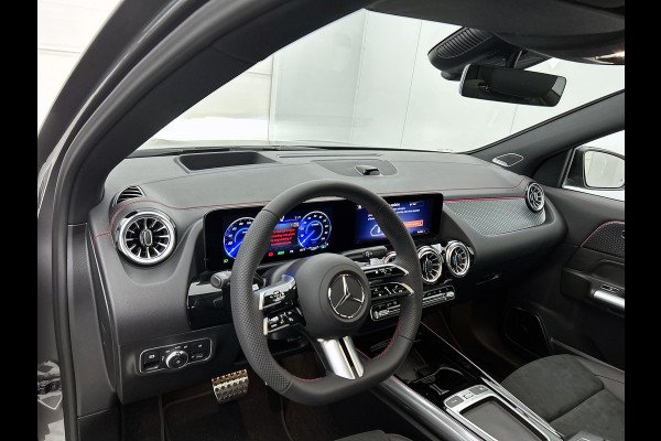 Mercedes-Benz EQA 250+ Business Solution AMG 71 kWh | Premium pakket | Nightpakket | DISTRONIC | Panoramaschuifdak | 360° camera | 20 inch multispaaks lichtmetalen velgen | Burmester Surround Sound |