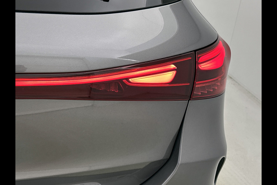 Mercedes-Benz EQA 250+ Business Solution AMG 71 kWh | Premium pakket | Nightpakket | DISTRONIC | Panoramaschuifdak | 360° camera | 20 inch multispaaks lichtmetalen velgen | Burmester Surround Sound |