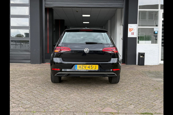 Volkswagen Golf 1.6 TDI Highline Business R Pano/Automaat