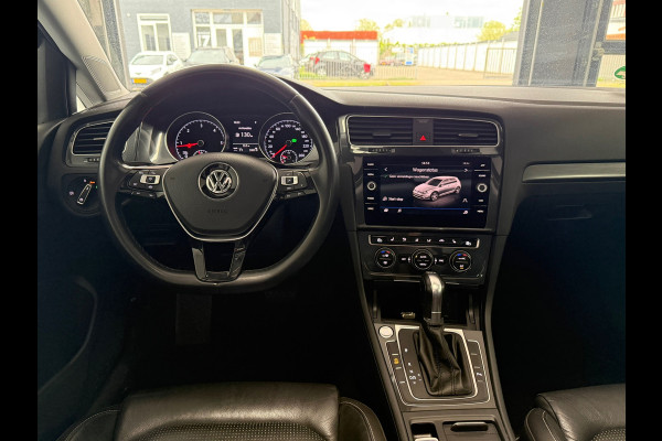 Volkswagen Golf 1.6 TDI Highline Business R Pano/Automaat