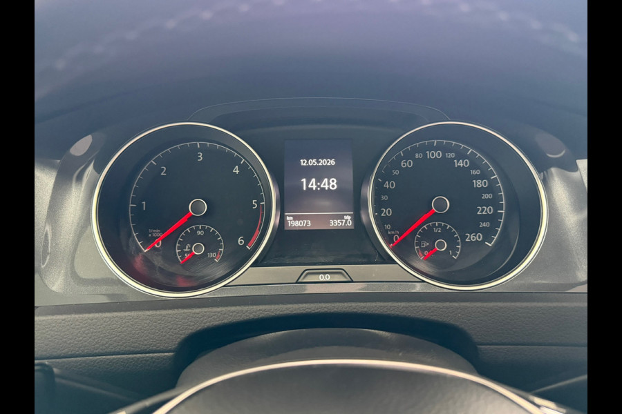 Volkswagen Golf 1.6 TDI Highline Business R Pano/Automaat