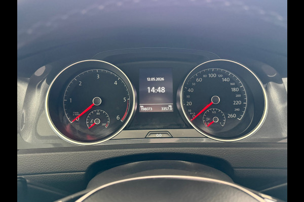 Volkswagen Golf 1.6 TDI Highline Business R Pano/Automaat
