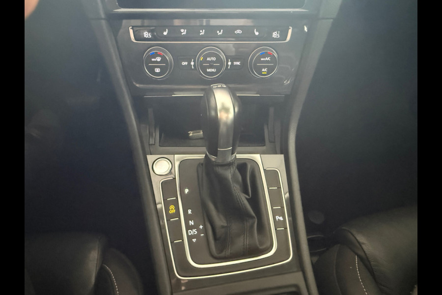 Volkswagen Golf 1.6 TDI Highline Business R Pano/Automaat