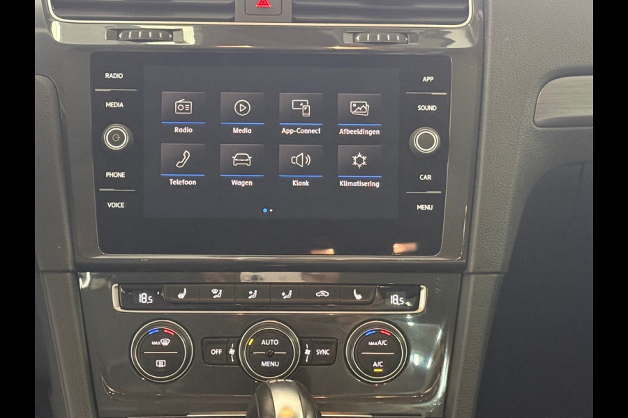 Volkswagen Golf 1.6 TDI Highline Business R Pano/Automaat