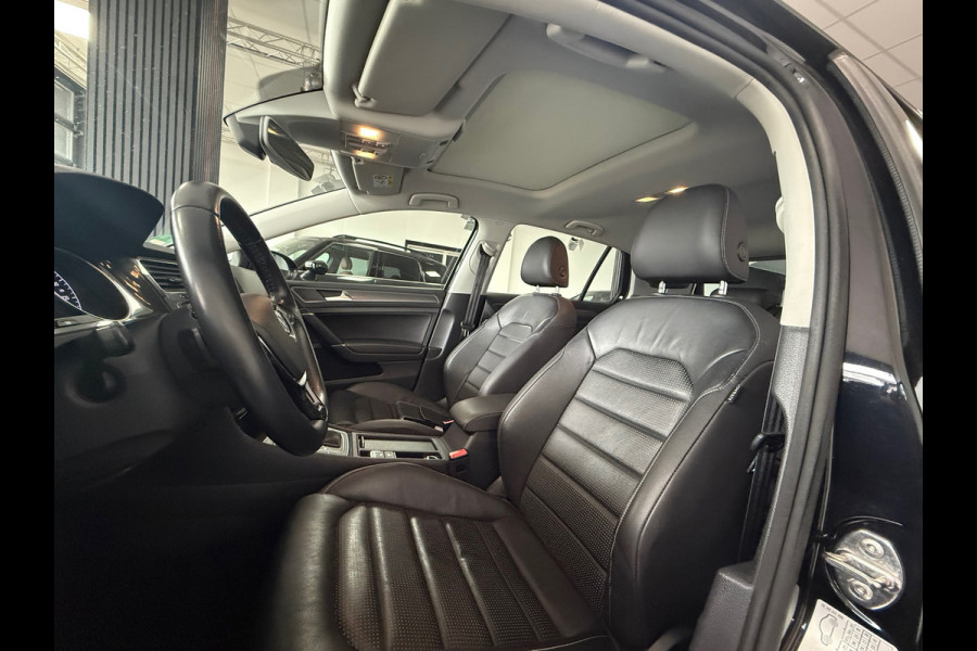 Volkswagen Golf 1.6 TDI Highline Business R Pano/Automaat