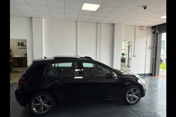 Volkswagen Golf 1.6 TDI Highline Business R Pano/Automaat