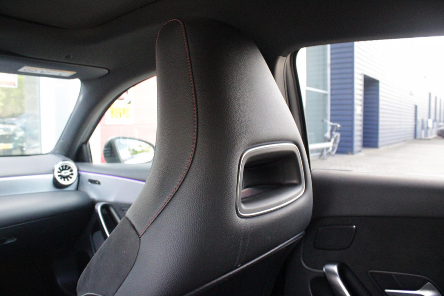 Mercedes-Benz A-Klasse 220 190PK AUTOMAAT BUSINESS SOLUTION AMG | PANORAMA SCHUIF/KANTEL DAK | SFEER VERLICHTING VOOR + ACHTER | STOEL VERWARMING OP BEIDE VOORSTOELEN | MULTIBEAM LED KOPLAMPEN | ACHTERUITRIJ CAMERA | APPLE CARPLAY/ANDROID AUTO | NAVIGATIE | CRUISE CONTROL | NIGHT PAKKET | VERKEERSLICHTEN WEERGAVE | 17" LICHTMETALEN VELGEN AMG | HEMELBEKLEDING ZWART | MBUX MULTIMEDIA SYSTEEM | SPORTSTOELEN | PARKEERSENSOREN VOOR + ACHTER | DRAADLOZE TELEFOONLADER |