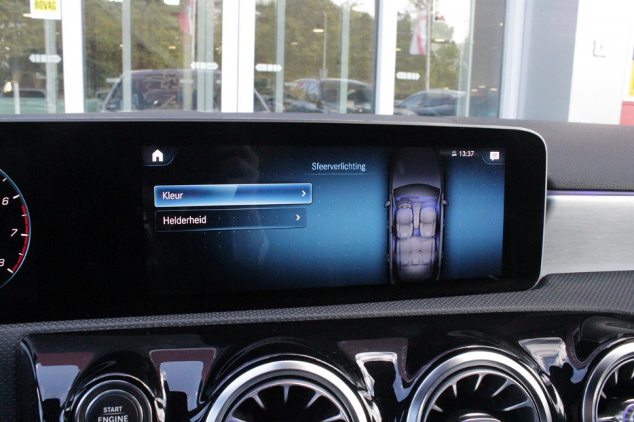 Mercedes-Benz A-Klasse 220 190PK AUTOMAAT BUSINESS SOLUTION AMG | PANORAMA SCHUIF/KANTEL DAK | SFEER VERLICHTING VOOR + ACHTER | STOEL VERWARMING OP BEIDE VOORSTOELEN | MULTIBEAM LED KOPLAMPEN | ACHTERUITRIJ CAMERA | APPLE CARPLAY/ANDROID AUTO | NAVIGATIE | CRUISE CONTROL | NIGHT PAKKET | VERKEERSLICHTEN WEERGAVE | 17" LICHTMETALEN VELGEN AMG | HEMELBEKLEDING ZWART | MBUX MULTIMEDIA SYSTEEM | SPORTSTOELEN | PARKEERSENSOREN VOOR + ACHTER | DRAADLOZE TELEFOONLADER |