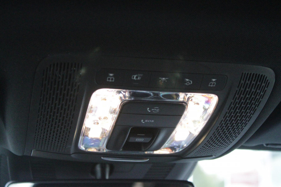 Mercedes-Benz A-Klasse 220 190PK AUTOMAAT BUSINESS SOLUTION AMG | PANORAMA SCHUIF/KANTEL DAK | SFEER VERLICHTING VOOR + ACHTER | STOEL VERWARMING OP BEIDE VOORSTOELEN | MULTIBEAM LED KOPLAMPEN | ACHTERUITRIJ CAMERA | APPLE CARPLAY/ANDROID AUTO | NAVIGATIE | CRUISE CONTROL | NIGHT PAKKET | VERKEERSLICHTEN WEERGAVE | 17" LICHTMETALEN VELGEN AMG | HEMELBEKLEDING ZWART | MBUX MULTIMEDIA SYSTEEM | SPORTSTOELEN | PARKEERSENSOREN VOOR + ACHTER | DRAADLOZE TELEFOONLADER |