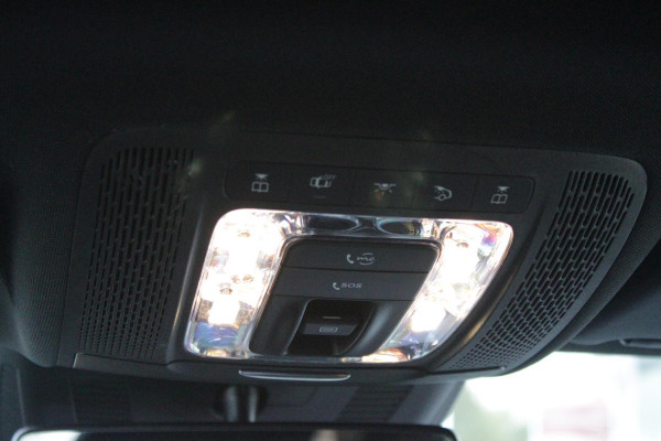 Mercedes-Benz A-Klasse 220 190PK AUTOMAAT BUSINESS SOLUTION AMG | PANORAMA SCHUIF/KANTEL DAK | SFEER VERLICHTING VOOR + ACHTER | STOEL VERWARMING OP BEIDE VOORSTOELEN | MULTIBEAM LED KOPLAMPEN | ACHTERUITRIJ CAMERA | APPLE CARPLAY/ANDROID AUTO | NAVIGATIE | CRUISE CONTROL | NIGHT PAKKET | VERKEERSLICHTEN WEERGAVE | 17" LICHTMETALEN VELGEN AMG | HEMELBEKLEDING ZWART | MBUX MULTIMEDIA SYSTEEM | SPORTSTOELEN | PARKEERSENSOREN VOOR + ACHTER | DRAADLOZE TELEFOONLADER |
