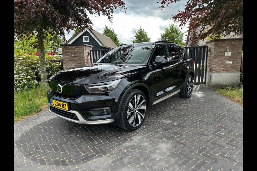 Volvo XC40 Recharge P8 AWD R-Design | Panoramadak | Camera | Warmtepomp | NL-Auto |