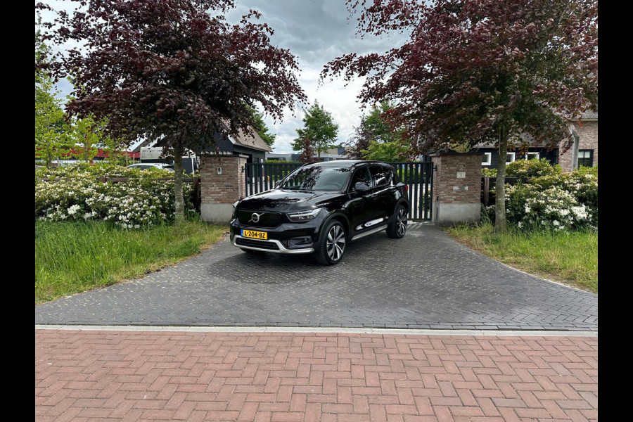 Volvo XC40 Recharge P8 AWD R-Design | Panoramadak | Camera | Warmtepomp | NL-Auto |