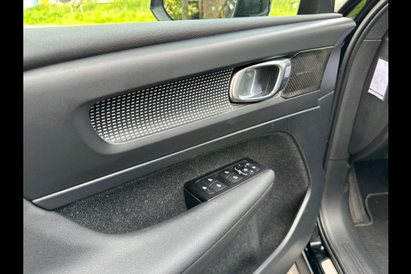 Volvo XC40 Recharge P8 AWD R-Design | Panoramadak | Camera | Warmtepomp | NL-Auto |