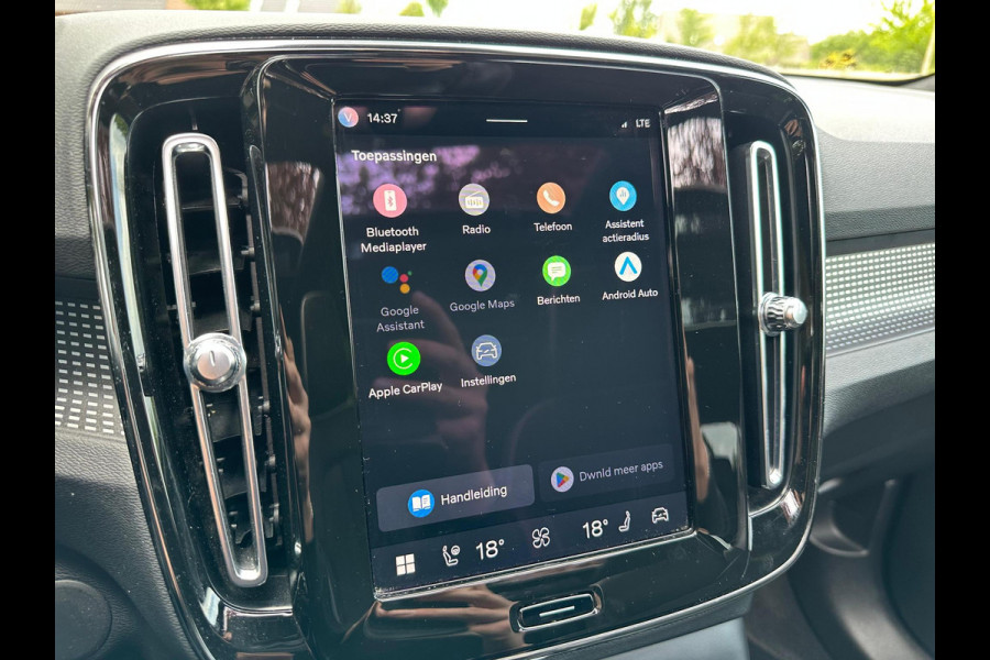 Volvo XC40 Recharge P8 AWD R-Design | Panoramadak | Camera | Warmtepomp | NL-Auto |