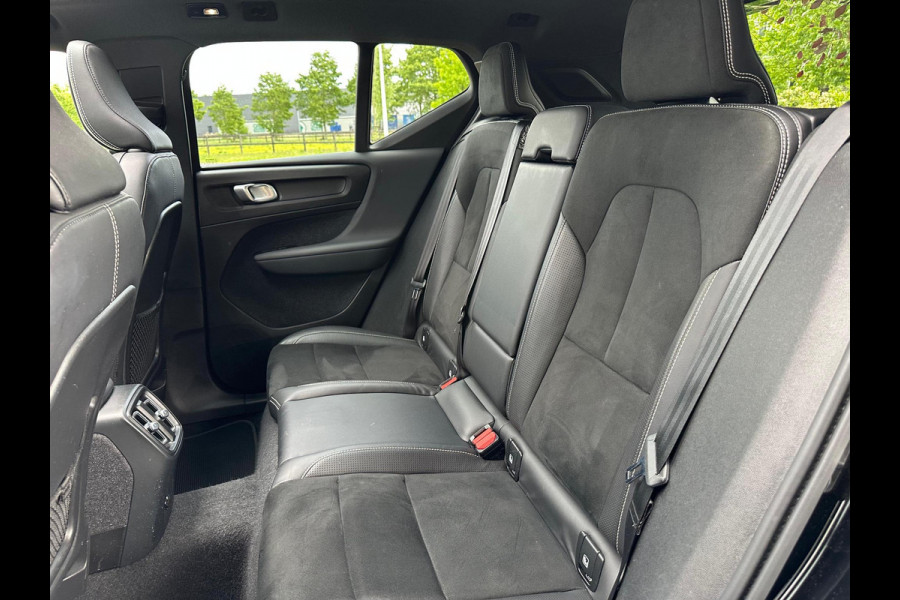 Volvo XC40 Recharge P8 AWD R-Design | Panoramadak | Camera | Warmtepomp | NL-Auto |