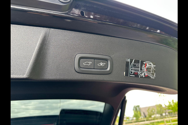 Volvo XC40 Recharge P8 AWD R-Design | Panoramadak | Camera | Warmtepomp | NL-Auto |