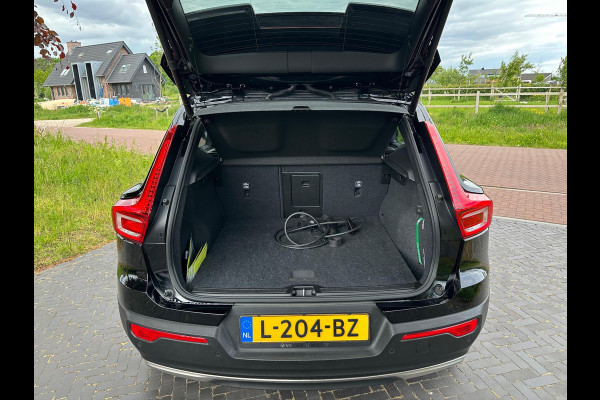Volvo XC40 Recharge P8 AWD R-Design | Panoramadak | Camera | Warmtepomp | NL-Auto |
