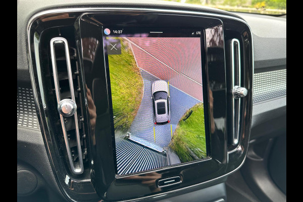 Volvo XC40 Recharge P8 AWD R-Design | Panoramadak | Camera | Warmtepomp | NL-Auto |