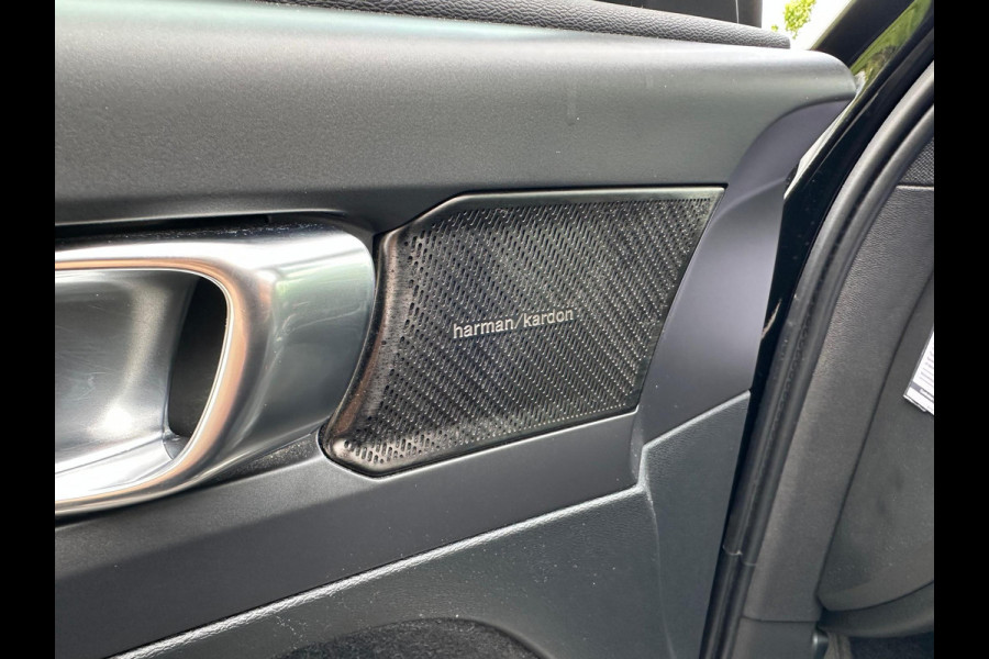 Volvo XC40 Recharge P8 AWD R-Design | Panoramadak | Camera | Warmtepomp | NL-Auto |