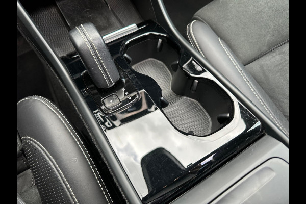 Volvo XC40 Recharge P8 AWD R-Design | Panoramadak | Camera | Warmtepomp | NL-Auto |
