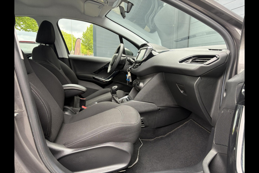 Peugeot 208 1.2 PureTech Blue Lion 2e Eigenaar,5 Deurs,Navi,Airco,Cruise,Pdc,Carplay,N.A.P,Weinig km,Zeer Zuinig,Apk tot 07-2027