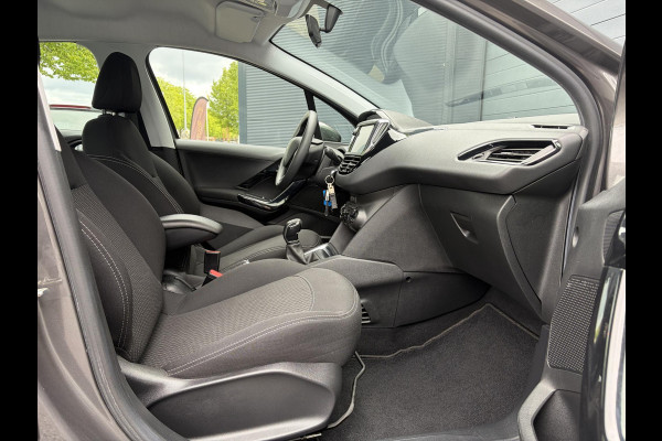 Peugeot 208 1.2 PureTech Blue Lion 2e Eigenaar,5 Deurs,Navi,Airco,Cruise,Pdc,Carplay,N.A.P,Weinig km,Zeer Zuinig,Apk tot 07-2027