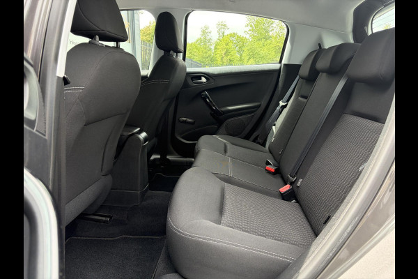 Peugeot 208 1.2 PureTech Blue Lion 2e Eigenaar,5 Deurs,Navi,Airco,Cruise,Pdc,Carplay,N.A.P,Weinig km,Zeer Zuinig,Apk tot 07-2027