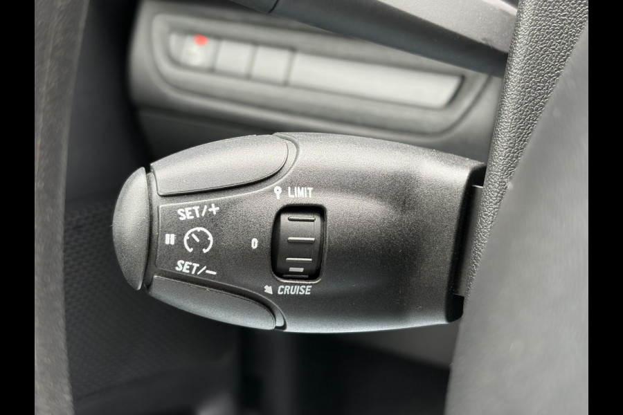 Peugeot 208 1.2 PureTech Blue Lion 2e Eigenaar,5 Deurs,Navi,Airco,Cruise,Pdc,Carplay,N.A.P,Weinig km,Zeer Zuinig,Apk tot 07-2027