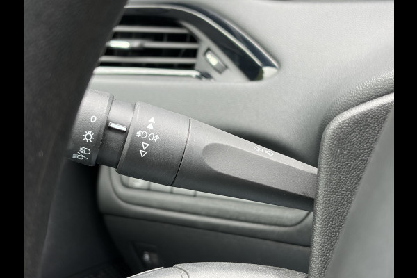 Peugeot 208 1.2 PureTech Blue Lion 2e Eigenaar,5 Deurs,Navi,Airco,Cruise,Pdc,Carplay,N.A.P,Weinig km,Zeer Zuinig,Apk tot 07-2027