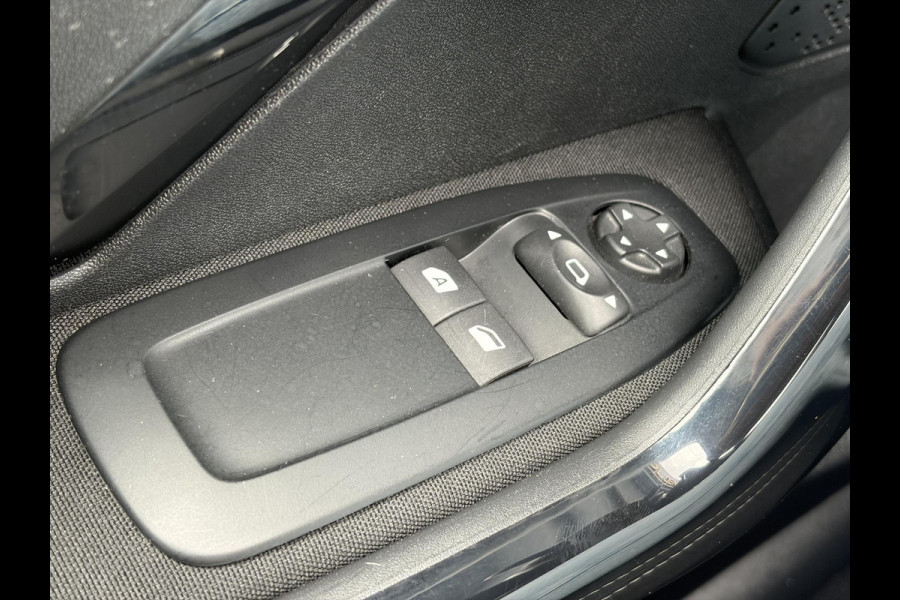 Peugeot 208 1.2 PureTech Blue Lion 2e Eigenaar,5 Deurs,Navi,Airco,Cruise,Pdc,Carplay,N.A.P,Weinig km,Zeer Zuinig,Apk tot 07-2027