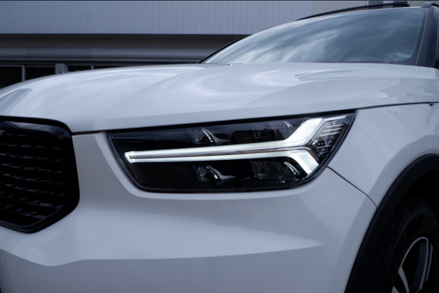 Volvo XC40 2.0 T4 AWD R-disign / INCL. 12 mnd BOVAG / Schuif-kantel dak