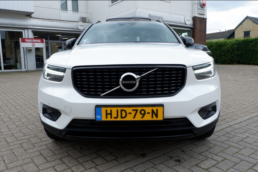 Volvo XC40 2.0 T4 AWD R-disign / INCL. 12 mnd BOVAG / Schuif-kantel dak
