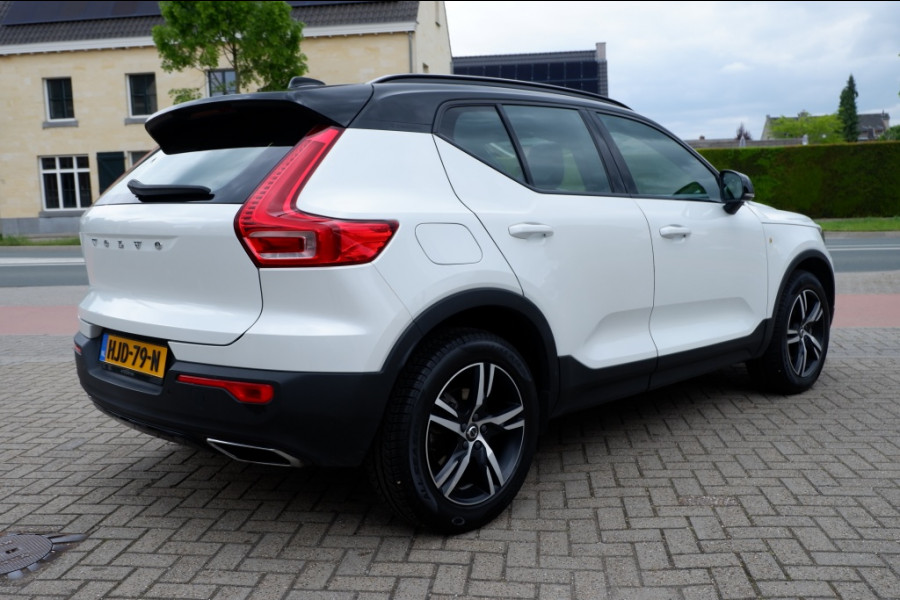 Volvo XC40 2.0 T4 AWD R-disign / INCL. 12 mnd BOVAG / Schuif-kantel dak