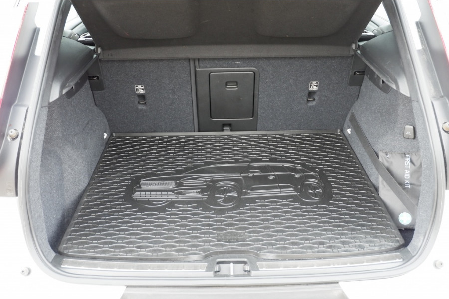 Volvo XC40 2.0 T4 AWD R-disign / INCL. 12 mnd BOVAG / Schuif-kantel dak