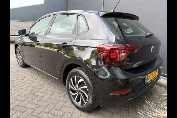 Volkswagen Polo 1.0 TSI Life Airco -  Apple carplay - Navigatie - Cruise control - Bluetooth - Led verlichting - Licht metalen velgen 15 inch - Radio - Stuur multifunctioneel - Elektrische ramen - Start/stop systeem - Stuur leder