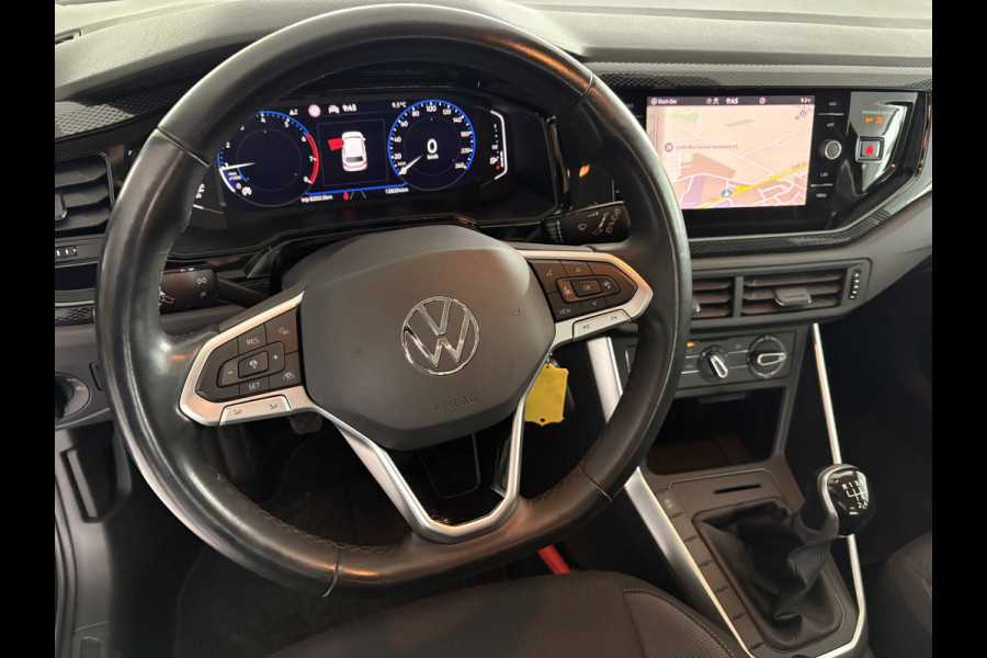 Volkswagen Polo 1.0 TSI Life Airco -  Apple carplay - Navigatie - Cruise control - Bluetooth - Led verlichting - Licht metalen velgen 15 inch - Radio - Stuur multifunctioneel - Elektrische ramen - Start/stop systeem - Stuur leder
