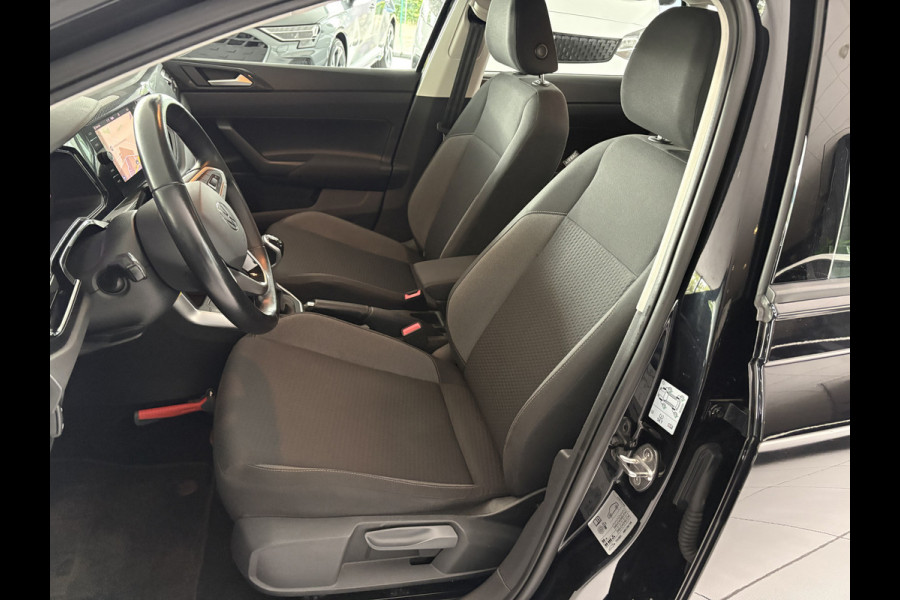 Volkswagen Polo 1.0 TSI Life Airco -  Apple carplay - Navigatie - Cruise control - Bluetooth - Led verlichting - Licht metalen velgen 15 inch - Radio - Stuur multifunctioneel - Elektrische ramen - Start/stop systeem - Stuur leder