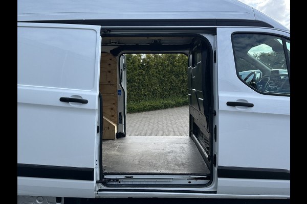 Ford Transit Custom 2.0 TDCI 130 PK AUTOMAAT / L1H2 / 1e EIG. / TREKHAAK / CAMERA / AIRCO / CRUISE / CARPLAY